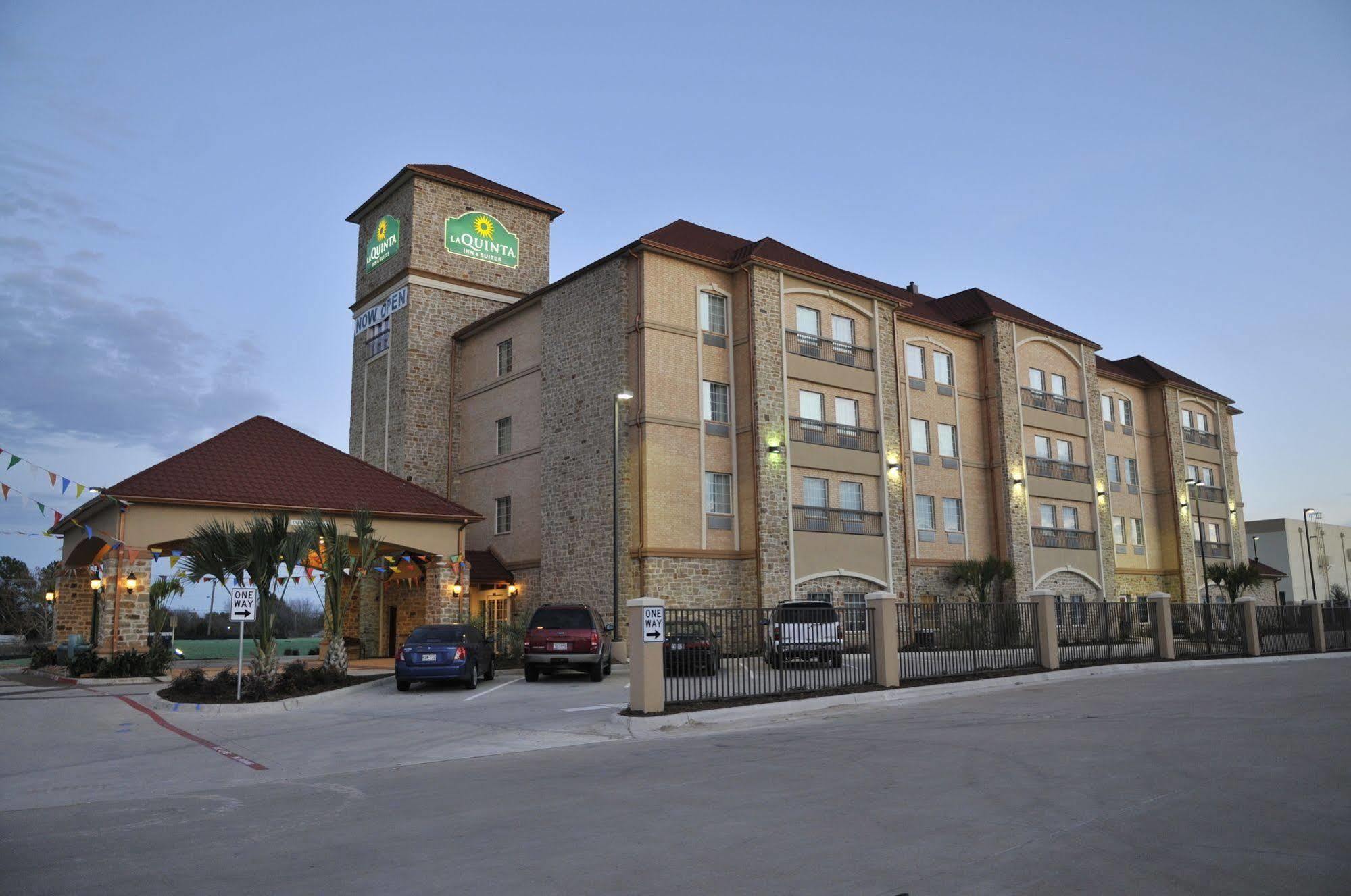 Hotel La Quinta By Wyndham Dallas Grand Prairie South Exterior foto